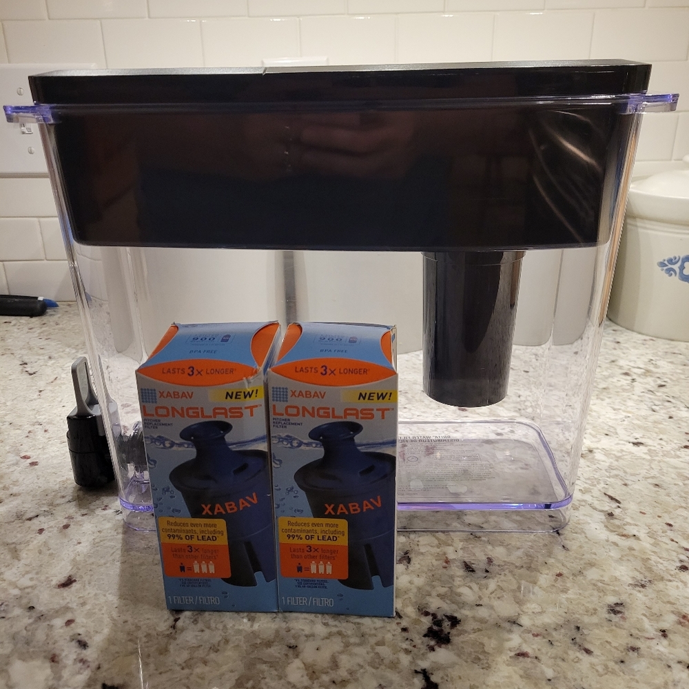 Brita 27 cup water dispenser with 2 new filters
